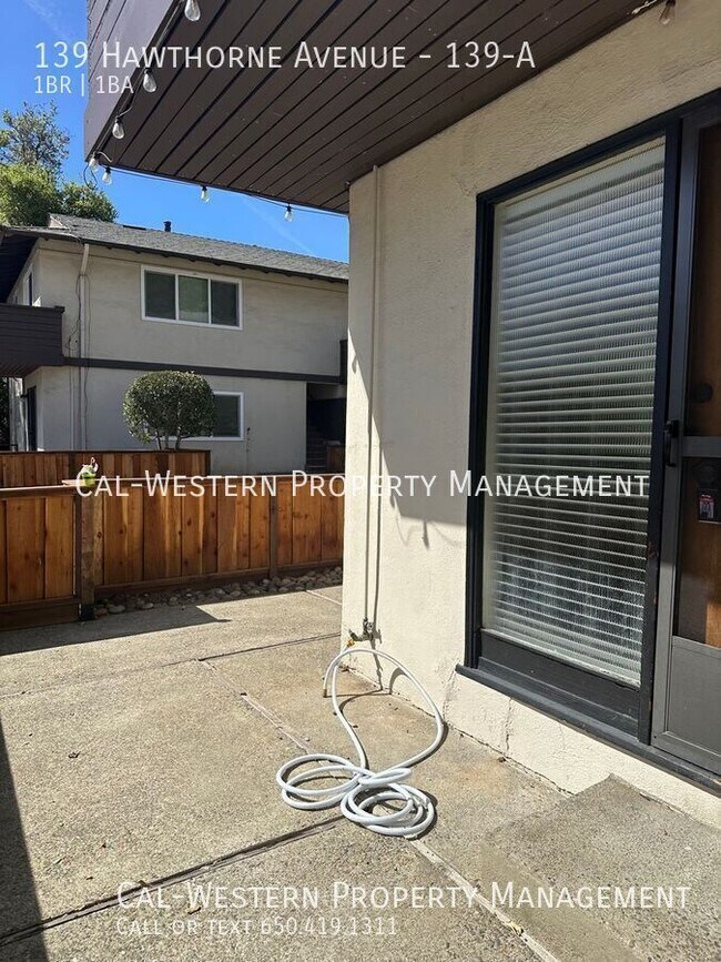 Foto del edificio - 139 Hawthorne Ave