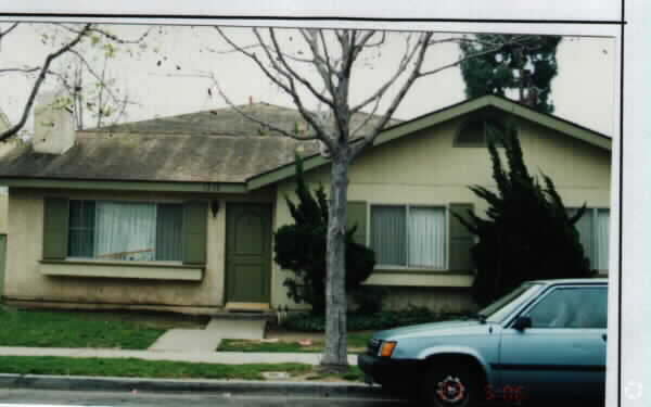 Building Photo - 1210 Hull Pl