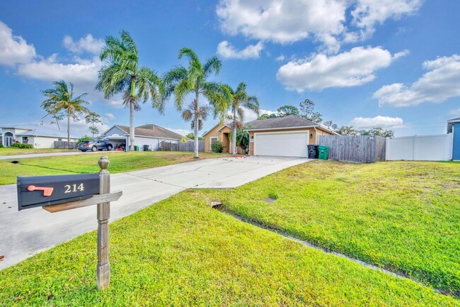 Foto del edificio - 214 SW Milburn Cir