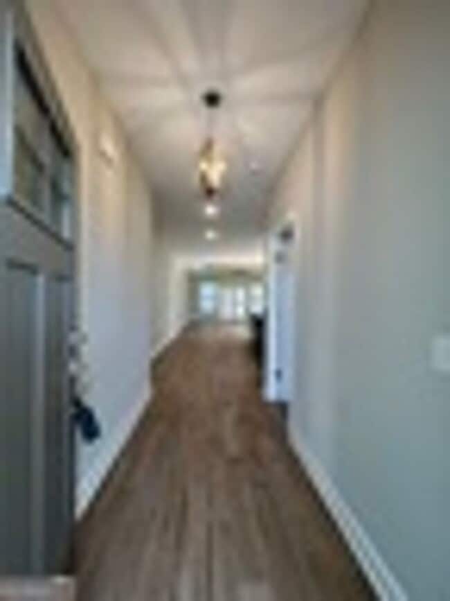Building Photo - 206 Liz Moody Blvd