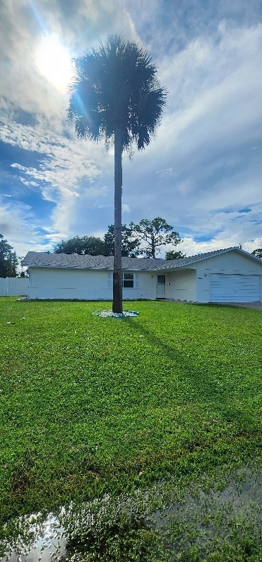 Building Photo - 2404 Pine Tree Dr
