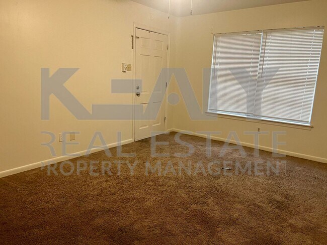 Building Photo - 4 bedroom home right by Lafayette High Sch...