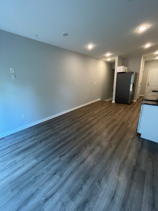 Building Photo - 4107 W Girard Ave