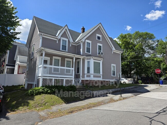 Building Photo - 463 Lake Ave