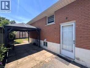 Building Photo - 90 Anna Capri Dr