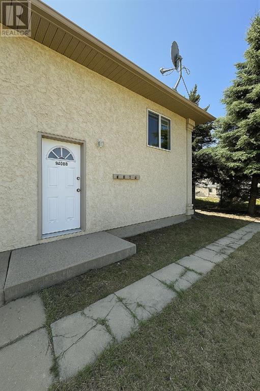 Building Photo - 9408 100 Ave.