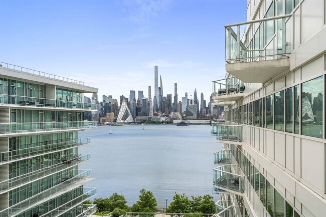 Foto del edificio - 800 Ave at Port Imperial