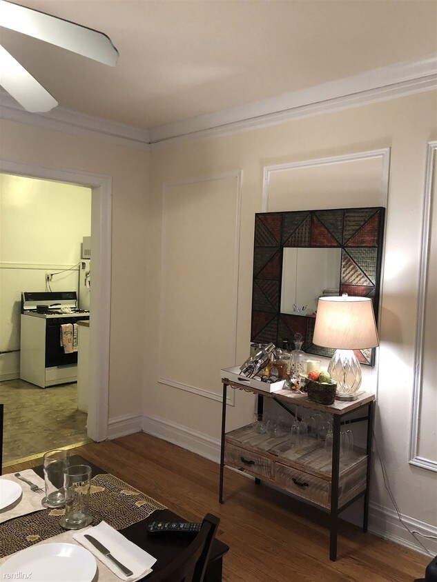 Primary Photo - 1 br, 1 bath Apartment - 2816 N Cambridge Ave