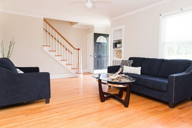 Building Photo - 233 Alta Ln