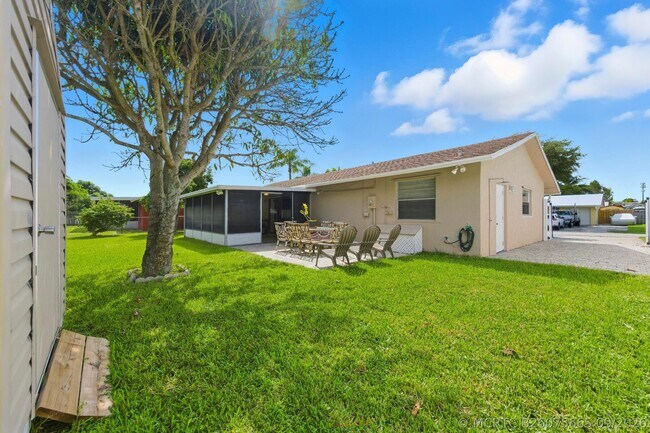 Foto del edificio - 8685 SW Keathley Ct