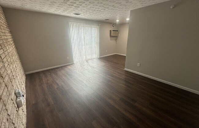 Foto del edificio - 545 Lowell Ave