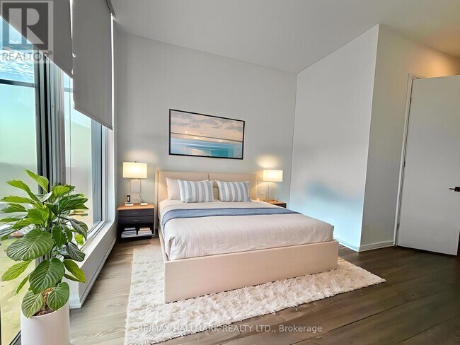 Photo du bâtiment - 4208-4208 Dundas St W
