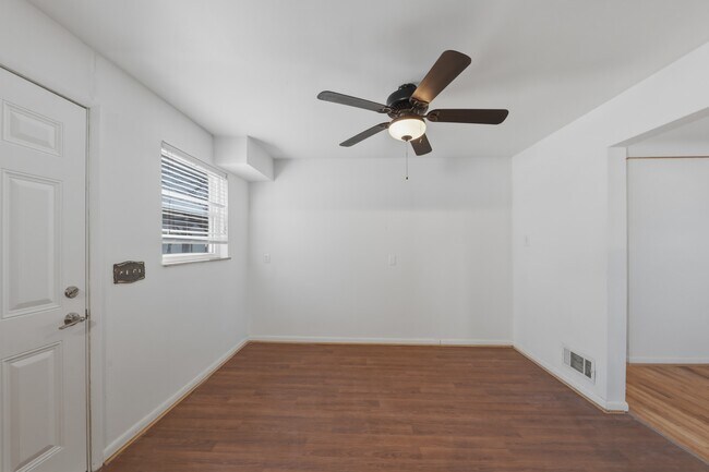 Foto del edificio - 1246 Thurnridge Dr