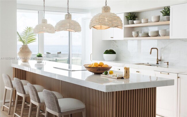 Foto del edificio - 5757 Collins Ave