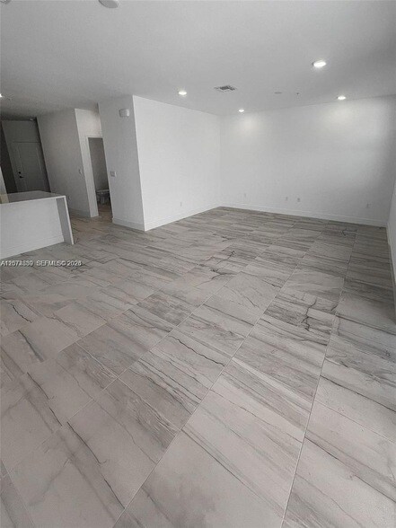 Foto del edificio - 17025 SW 1st St