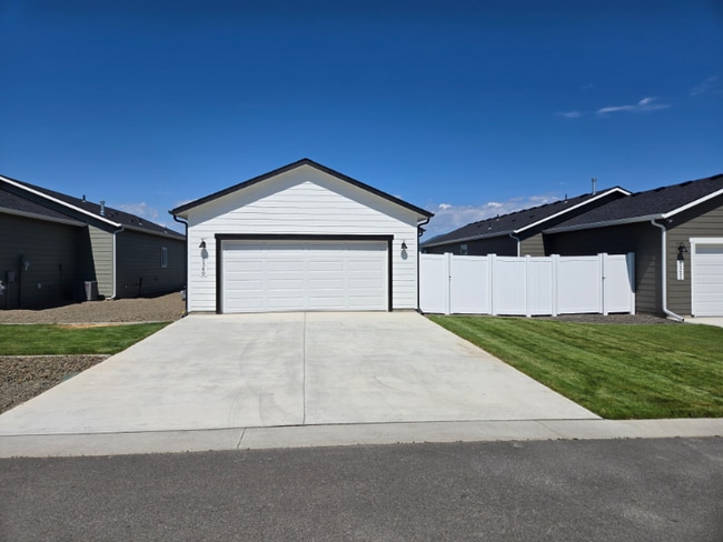 Building Photo - 5340 E Norma Ave