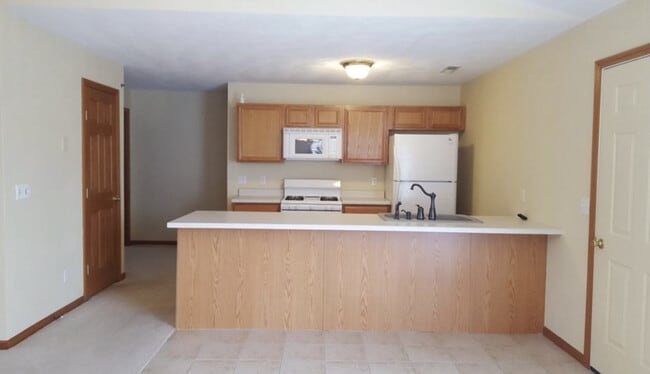 Building Photo - 10152 Monarch Rd UNIT A, Roscoe, IL 61073