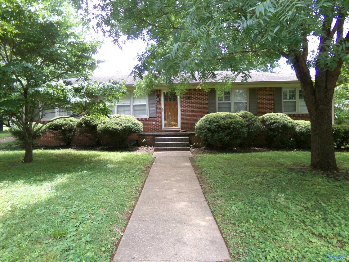 Primary Photo - 1514 NE Wellman Ave