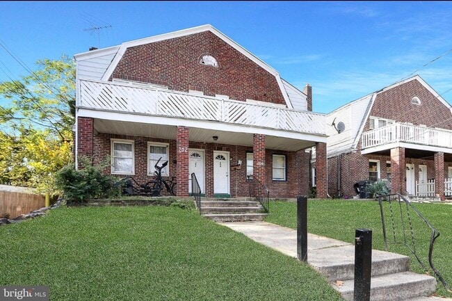 Building Photo - 204 W 35th St