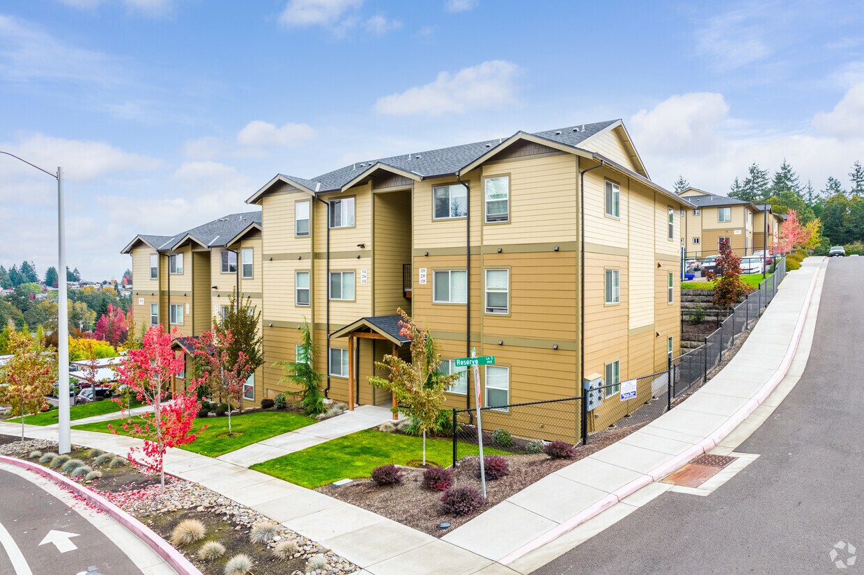 Foto principal - 5815 Red Leaf Dr