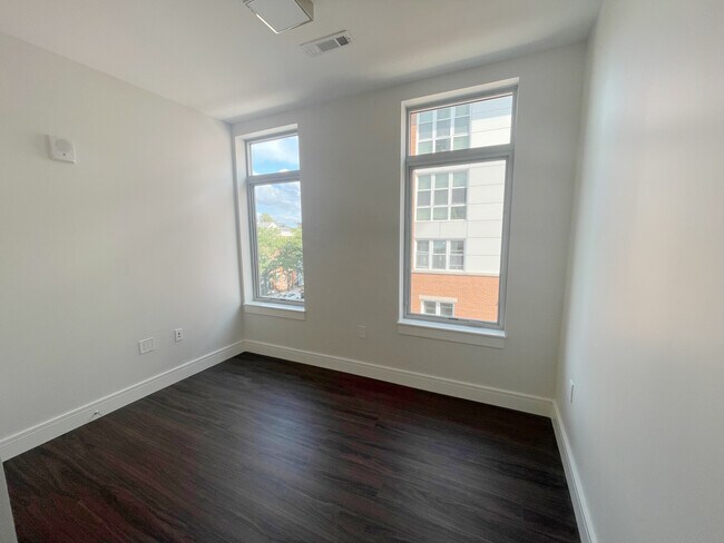 Bedroom - 99 Sumner St
