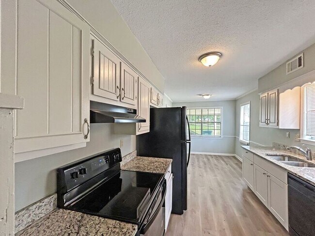 Building Photo - 848 Rasco Rd
