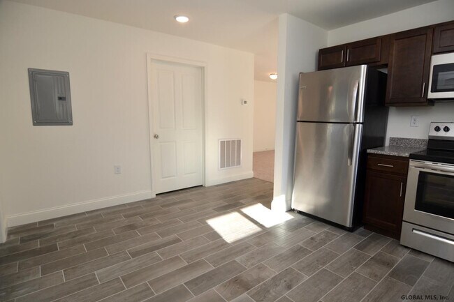 Foto del edificio - 1311 Broadway