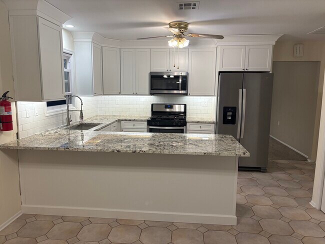 Foto del edificio - 207 Torrey Pines Dr