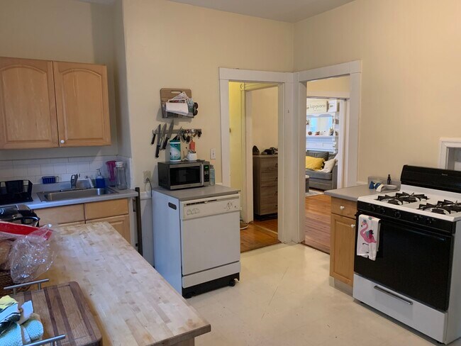 kitchen with pantry - 303 Summer St