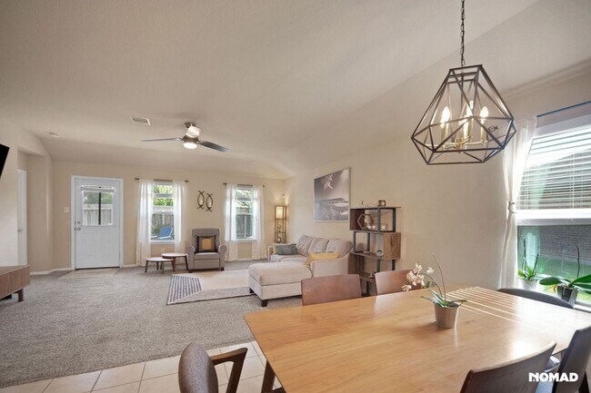 Foto del edificio - Charming 4Bedroom House in Katy