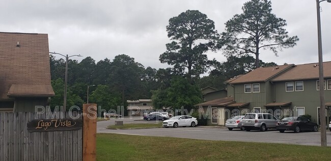 Foto del edificio - 7260 Lago Vista Ct