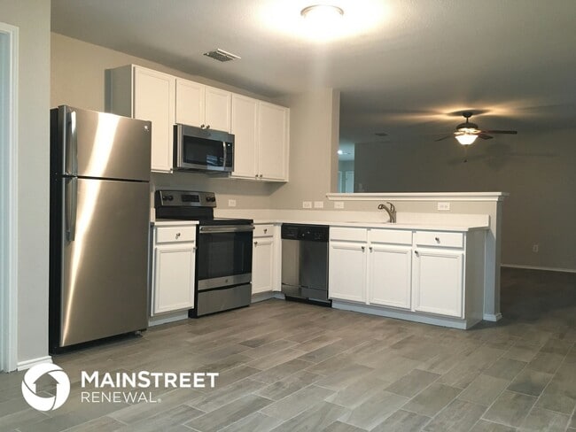 Building Photo - 1111 Antoinette Dr