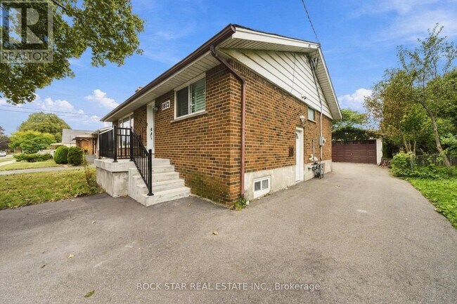 Photo du bâtiment - 1052 Fennell Ave E