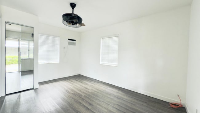 Building Photo - 1167 Grove St