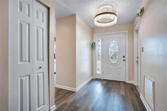 Building Photo - 4805 Kingston Cir