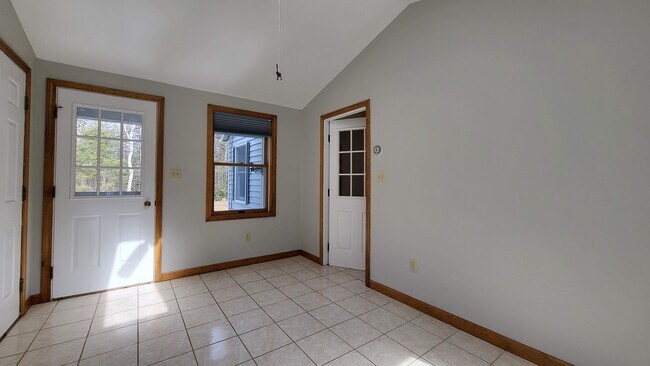 Building Photo - 16 Asher Ln