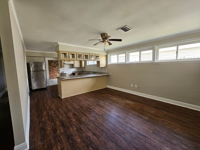 Building Photo - Spacious 4 Bedroom Single-Family Home in Gentilly