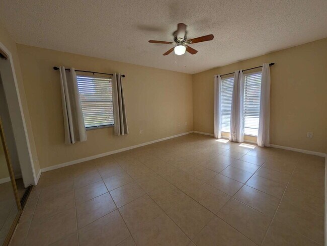 Building Photo - 3 Bedroom Pool Home Available in Palm Bay