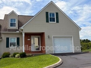 Building Photo - 215 Radford Dr