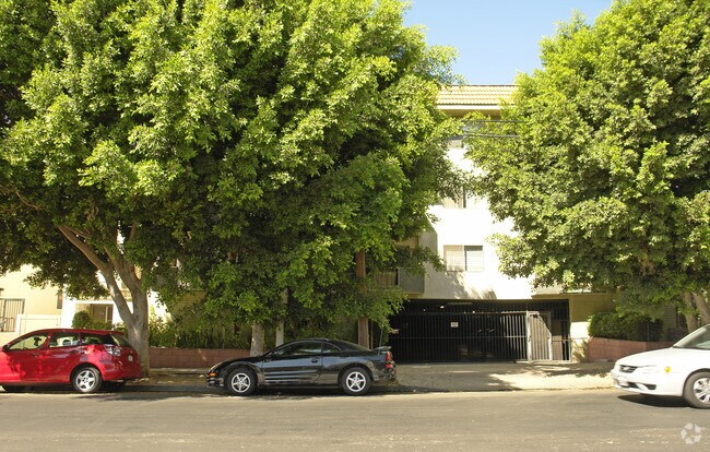 Foto del edificio - 1411 N Fuller Ave