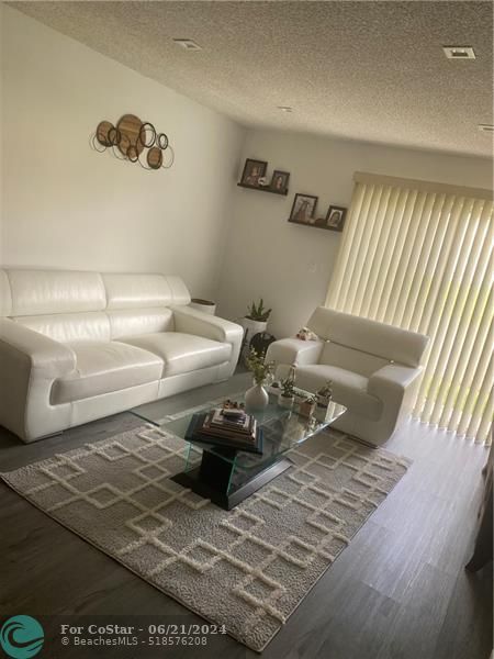 Foto del edificio - 401 SW 86th Ave