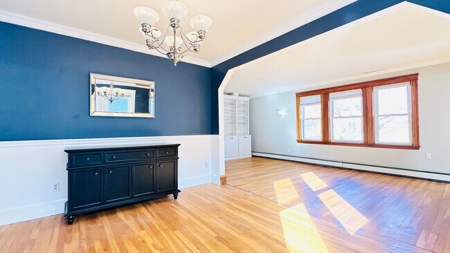 Building Photo - 62 Edgecliff Rd