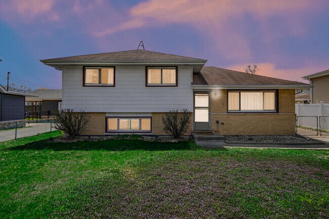 Foto del edificio - 7305 W 75th St
