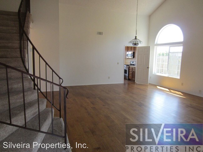 Building Photo - 1886 Sequoia Dr