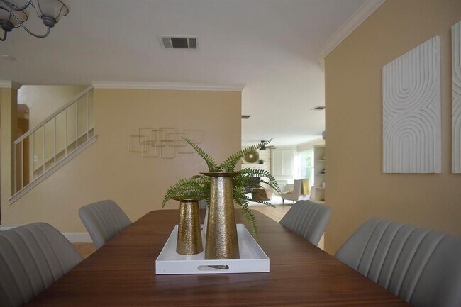 Building Photo - 17606 Klamath Falls Dr