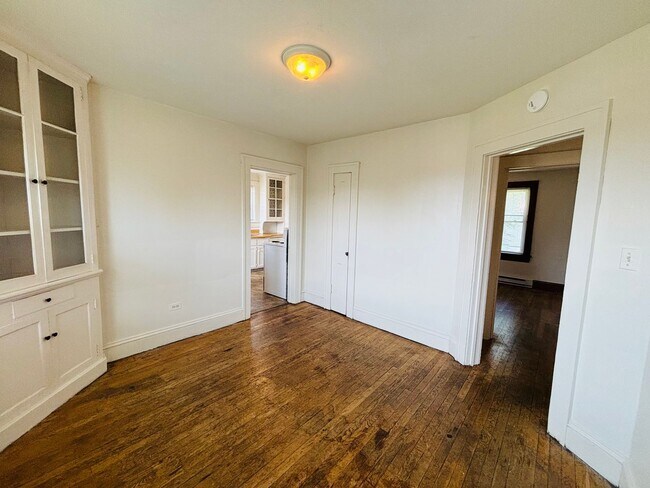 Foto del edificio - 3 Bedroom 1 Bath Duplex