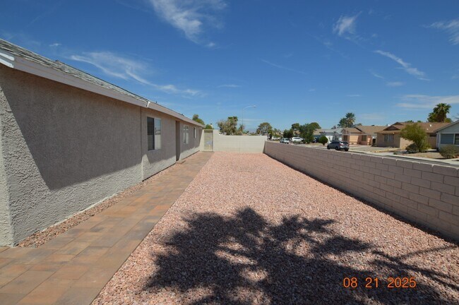 Foto del edificio - 6751 Sebring St