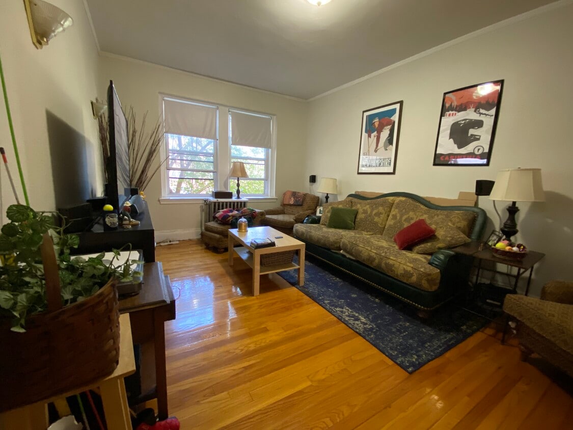 Primary Photo - 93 Strathmore Rd