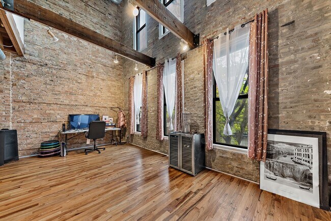Building Photo - 1828 N Milwaukee Ave
