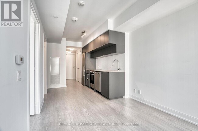 Photo du bâtiment - 181-1181 Dundas St E